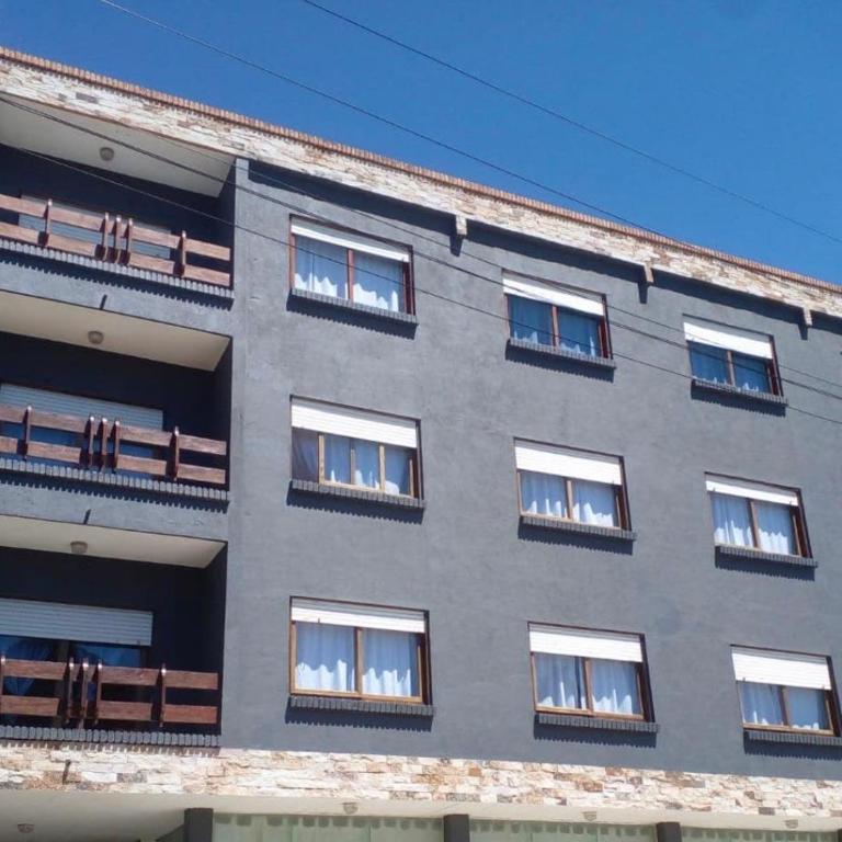Yanel - One-Bedroom Apartment - 1