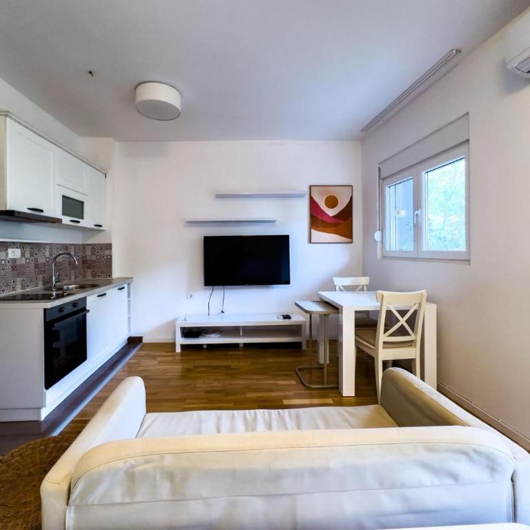Pela's Apartment - Studio Apartment with King Bed - 6