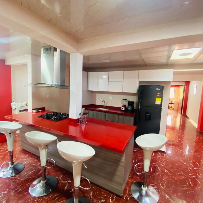 La vida es bella! lujoso apartamento cerca al aeropuerto y centro - Two-Bedroom Apartment with Balcony - 10