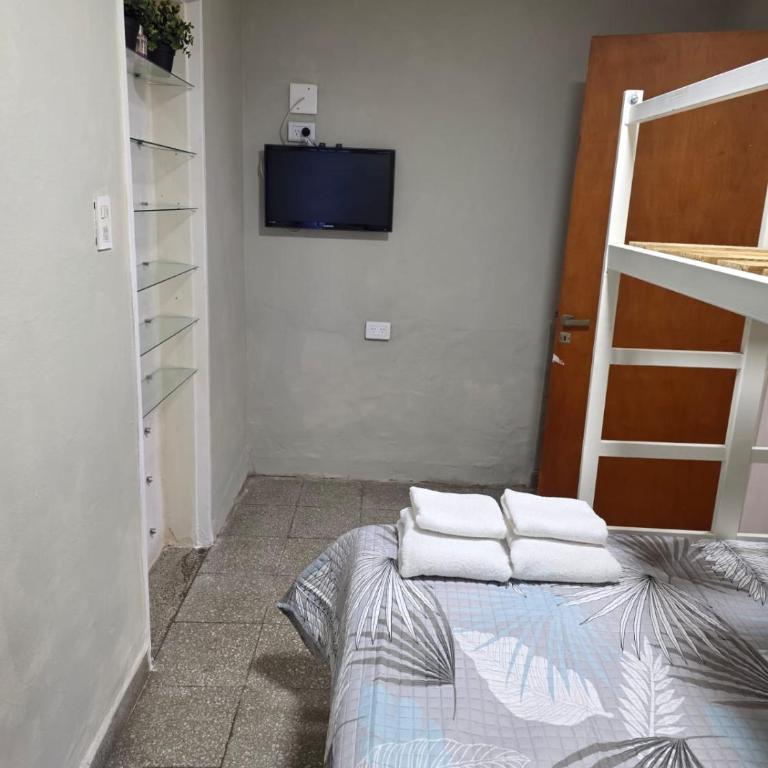 Departamento planta baja cerca Polo Sanitario y Parque Sarmiento - Apartamento - 3