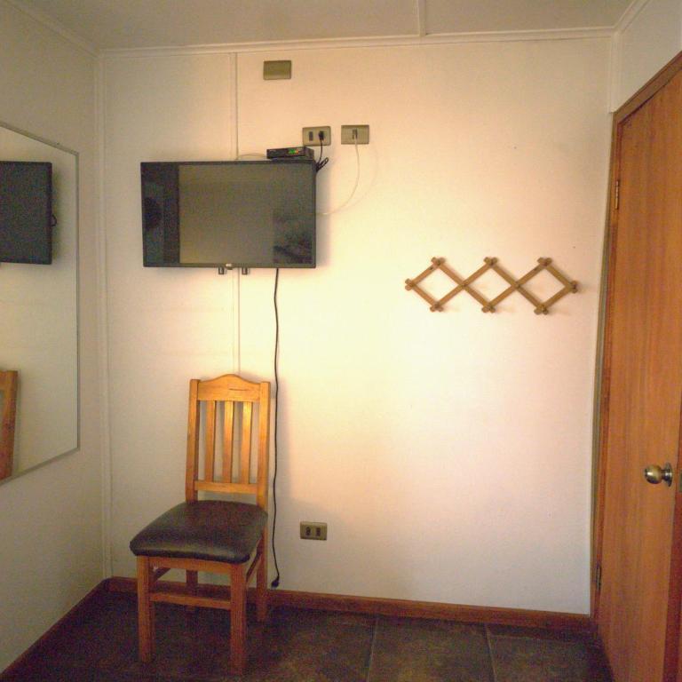 Hostal Entre Termas y Lagos - Double Room with Private Bathroom - 2