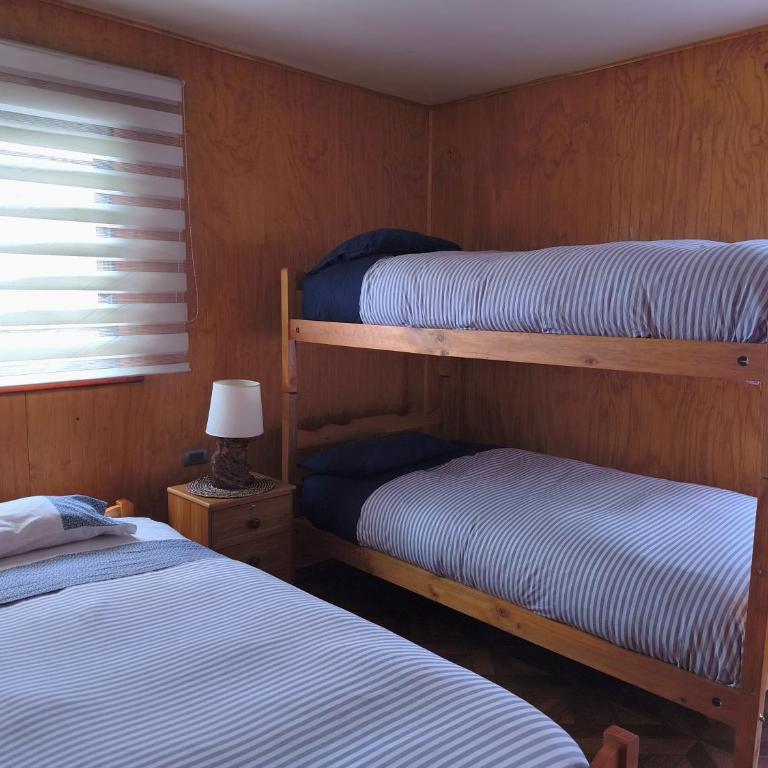 Hostal Entre Termas y Lagos - Triple Room with Private Bathroom - 1