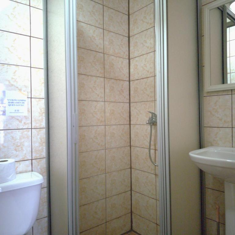 Hostal Entre Termas y Lagos - Twin Room with Private Bathroom - 2