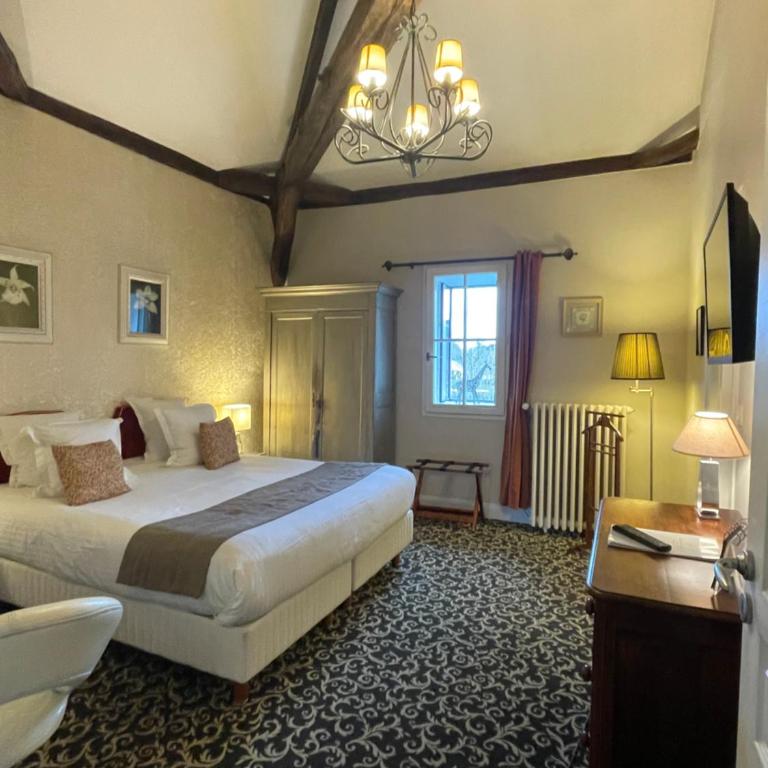 Hôtel Le Pavillon des Lys - Amboise Centre - Superior Comfort Double Room - 1