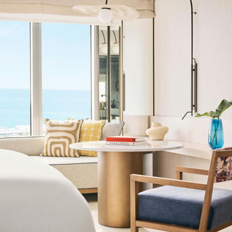 Hotel Arts Barcelona - Club Deluxe King Room - Club Level/Upper Floor - 3