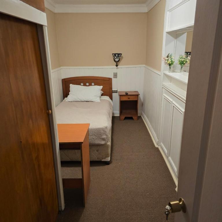 Belle Epoque Hostal - Single Room with Private External Bathroom - 2
