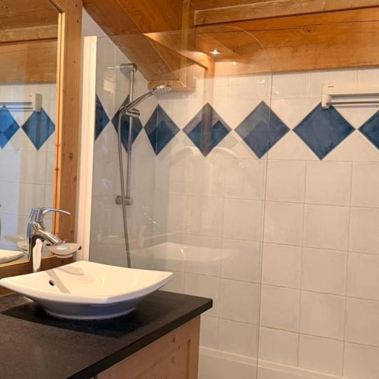 Appartement cosy 3 pièces près des pistes avec parking - FR-1-572-344 - Appartement - 9