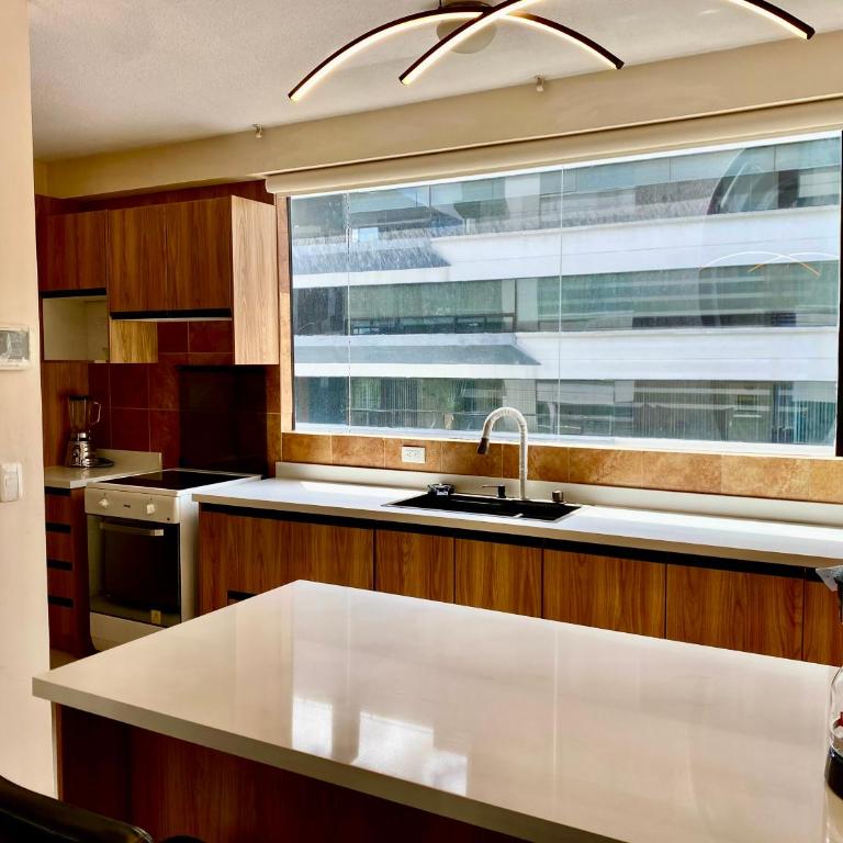 Moderno departamento en Quito - Two-Bedroom Apartment - 4