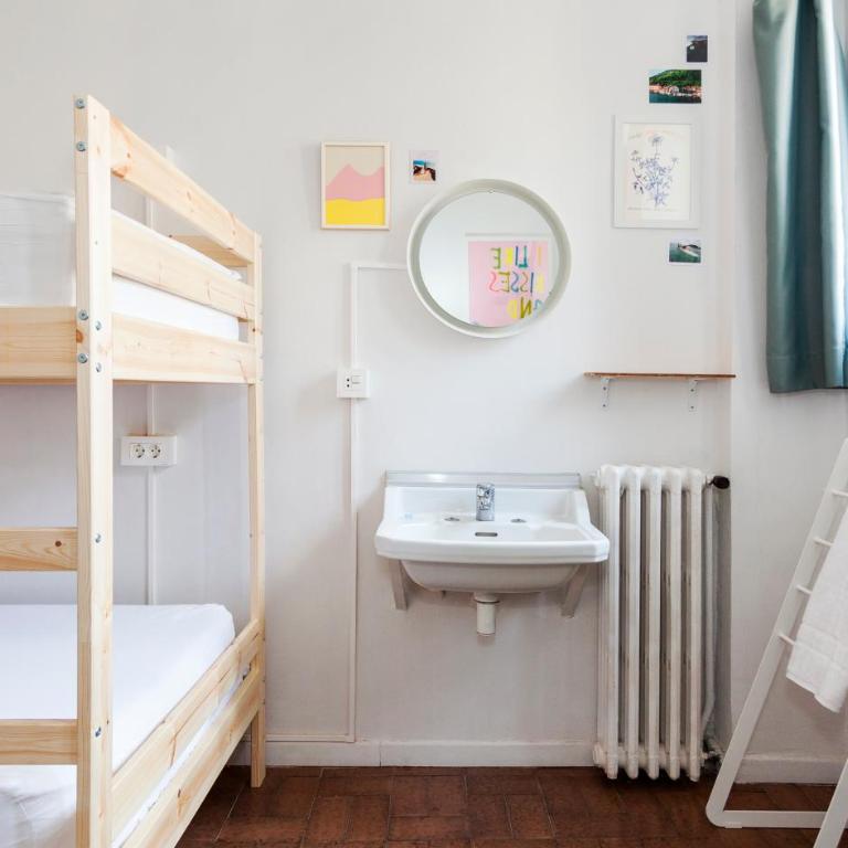 A Room In The City Hostel - Habitación Doble (litera) con baño compartido - 2