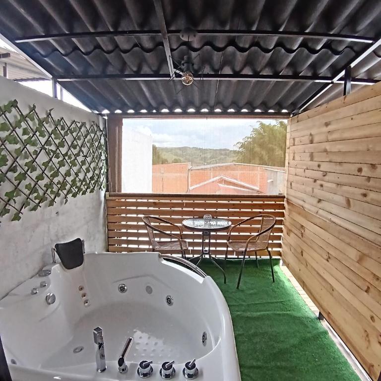 Hotel Colinas Del Darien - Suite con bañera de hidromasaje - 1