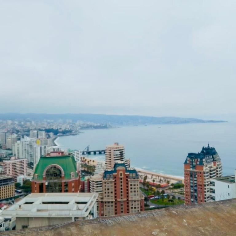 Apartamento con vistas a la ciudad y al mar - One-Bedroom Apartment - 1
