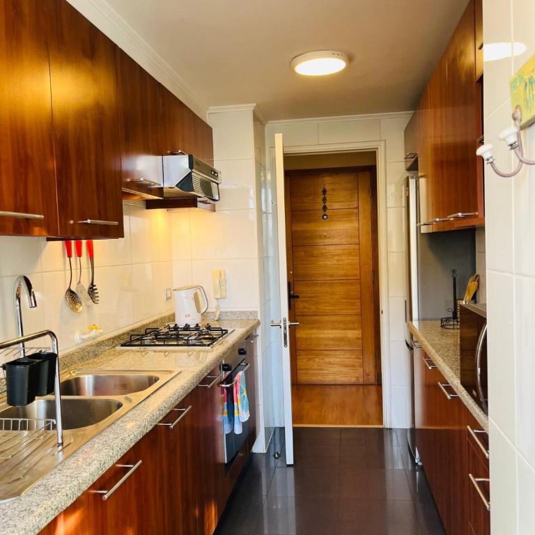 Apartamento con vistas a la ciudad y al mar - One-Bedroom Apartment - 12