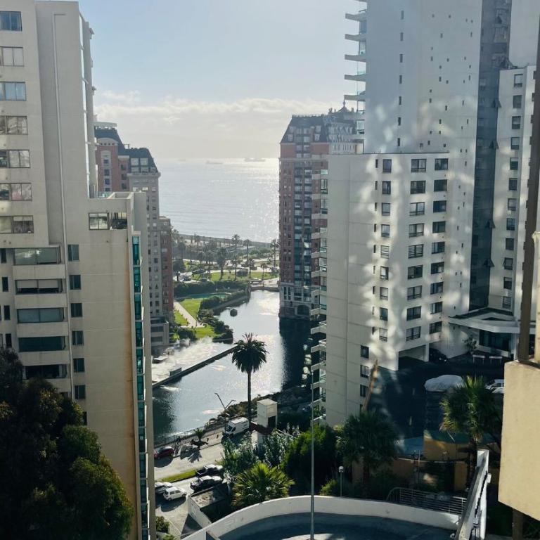Apartamento con vistas a la ciudad y al mar - One-Bedroom Apartment - 13