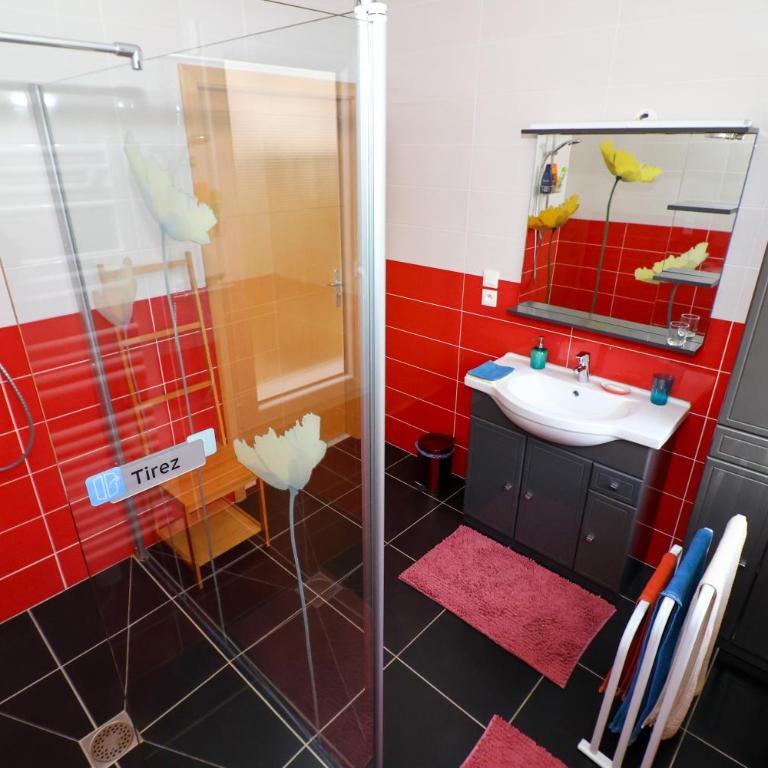 Etape au Calme à 4Km du Centre de Reims - Chambre Double - Accessible aux Personnes à Mobilité Réduite - 6