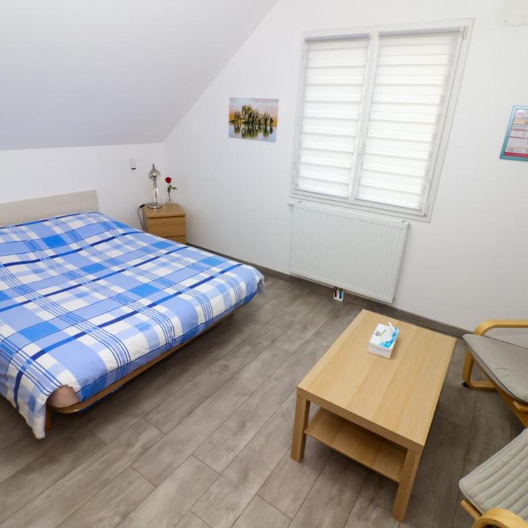 Etape au Calme à 4Km du Centre de Reims - Chambre Double avec Salle de Bains Privative - 4