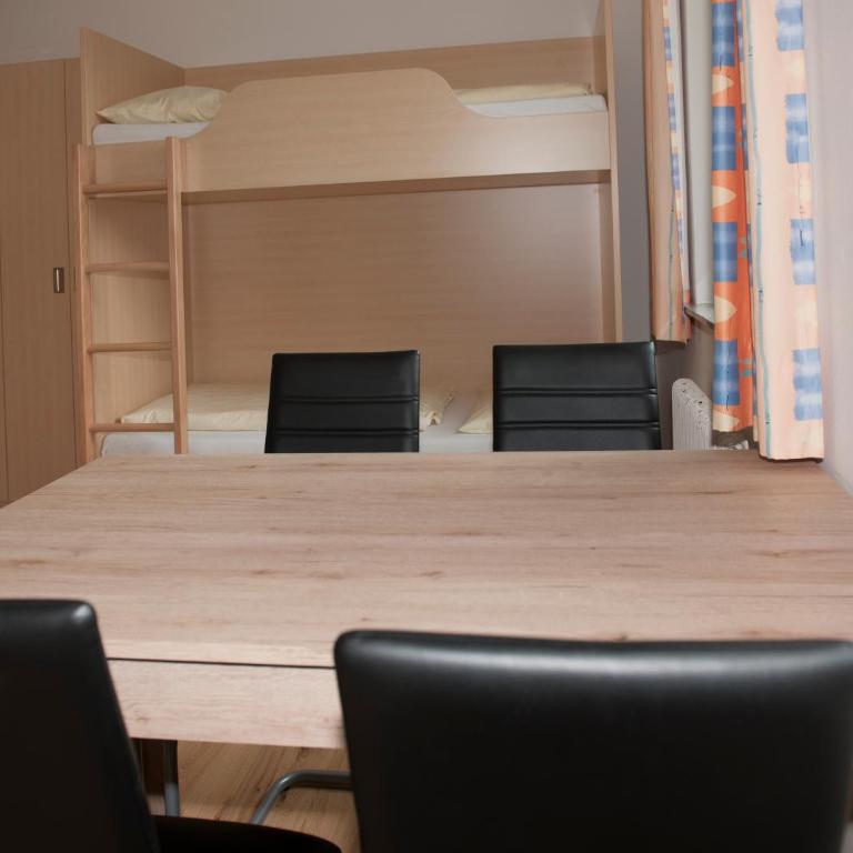 Jugend- und Familiengästehaus Heiligenblut - Bett im Frauenschlafsaal mit 4 Betten - 27