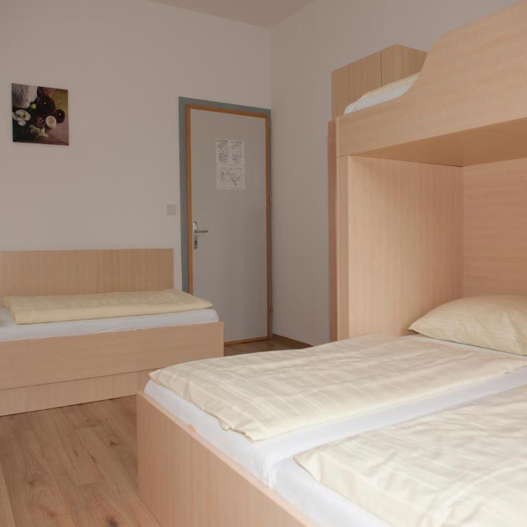 Jugend- und Familiengästehaus Heiligenblut - Bett im Frauenschlafsaal mit 4 Betten - 35