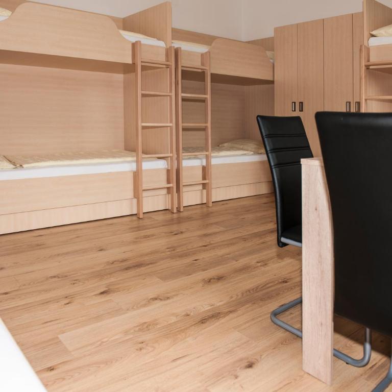 Jugend- und Familiengästehaus Heiligenblut - Familienzimmer - 36