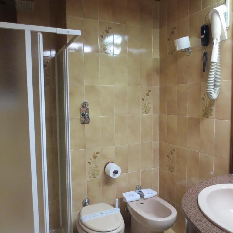 Hotel Italia City Center - Camera Matrimoniale - 8
