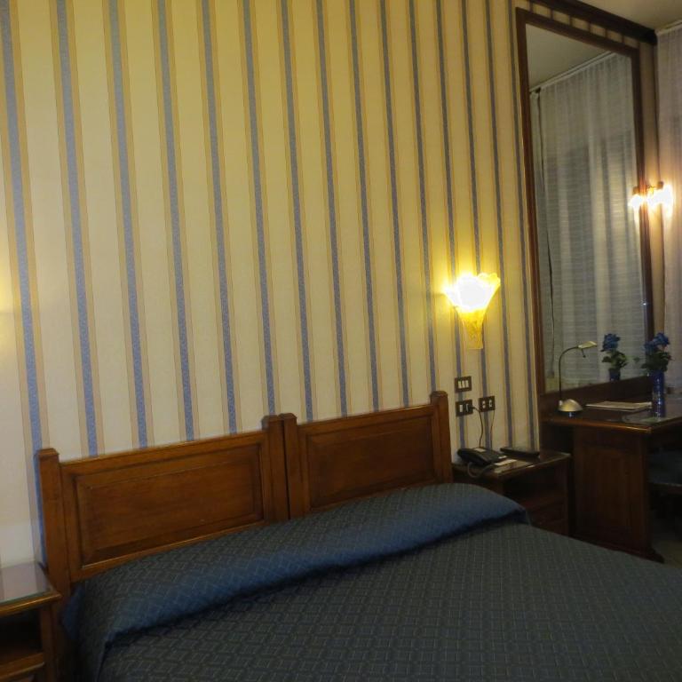 Hotel Italia City Center - Camera Matrimoniale Economy Piccola - 1