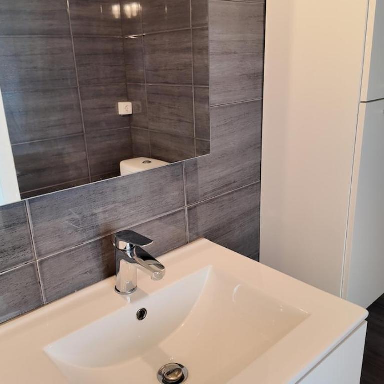 Studio climatisé cosy dans une villa avec parking - Apartment mit 1 Schlafzimmer - 13