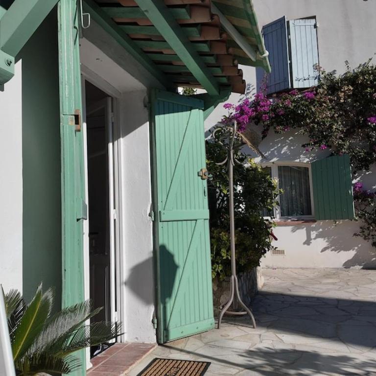 Studio climatisé cosy dans une villa avec parking - Apartment mit 1 Schlafzimmer - 32
