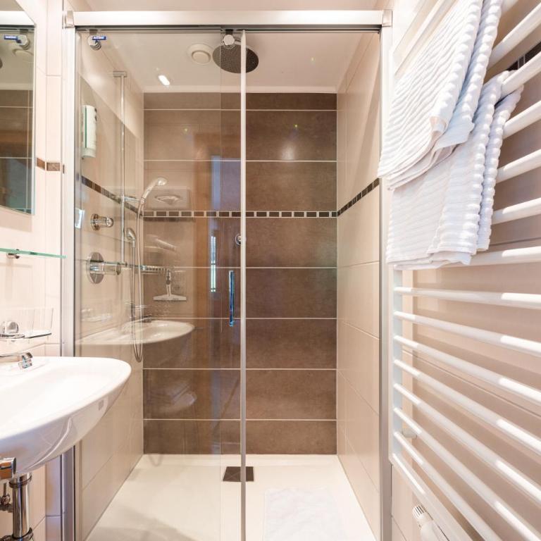 Gästehaus Stotter - Doppelzimmer mit Balkon - 10