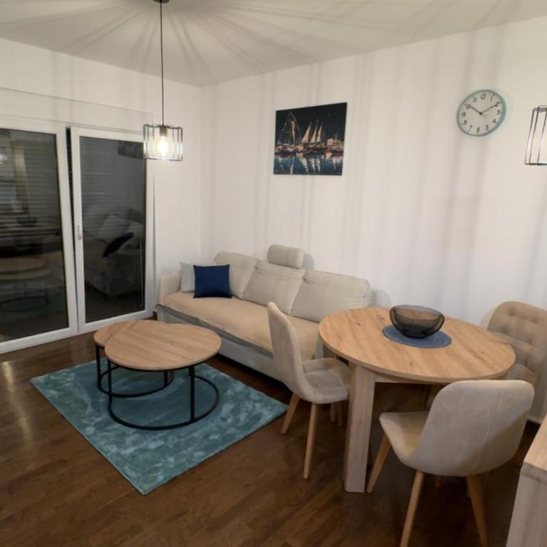 Galeb Family Apartments - Deluxe One-Bedroom Apartment with Garden View - 14