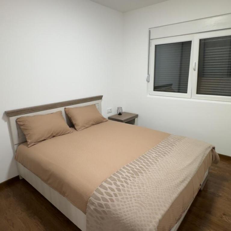 Galeb Family Apartments - Deluxe One-Bedroom Apartment with Garden View - 16