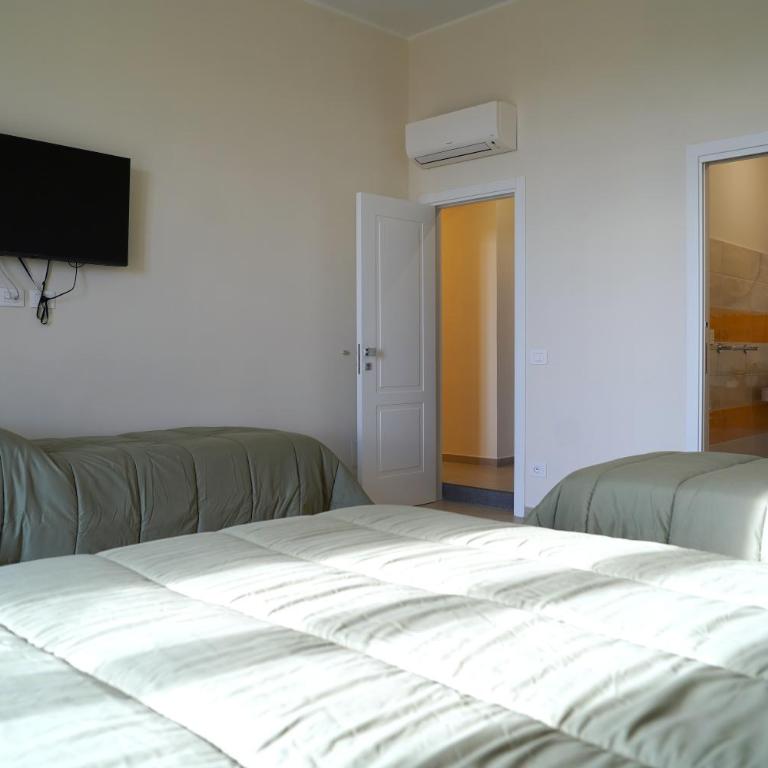 Bed and Breakfast Gianluca - Quadruple Room with Private Bathroom - 18