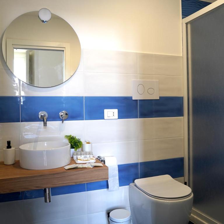 Bed and Breakfast Gianluca - Triple Room with Private Bathroom - 17
