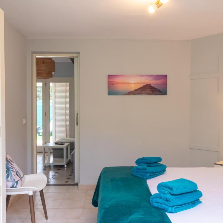 Bungalows Albaricoques 45 - Three-Bedroom Bungalow - 16