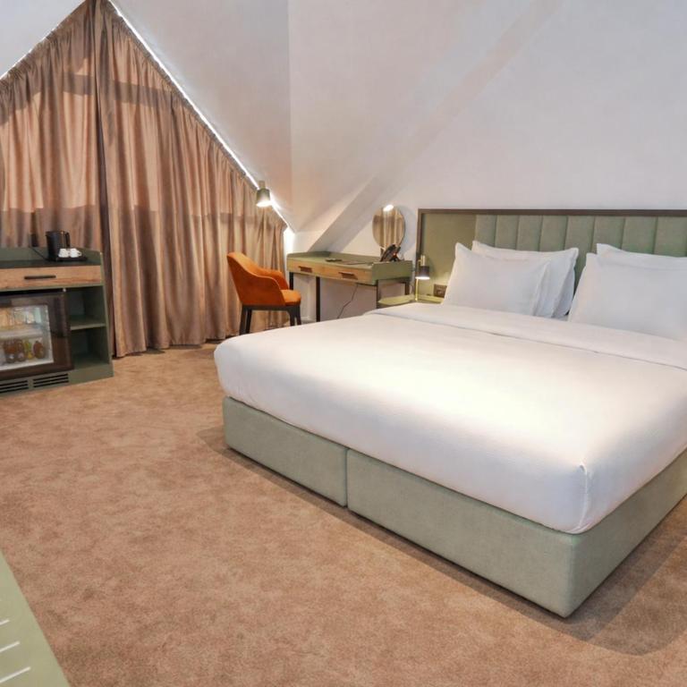 Hotel Aleksandar Conference & Spa - Triple Room - 9