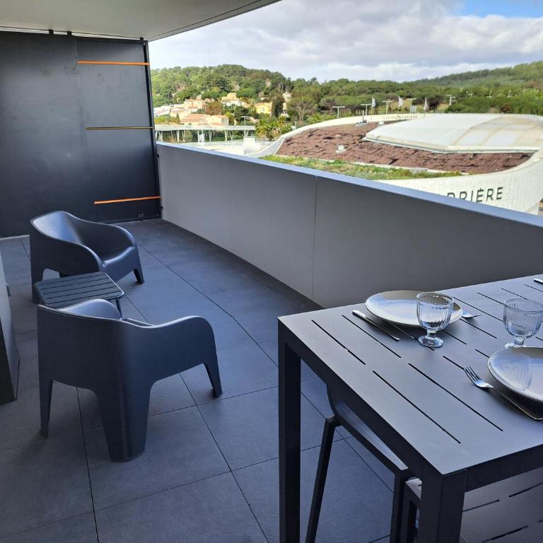 Iconic 343 , Superbe T2 climatisé, wifi, parking, terrasse 18m2 - Apartment mit 1 Schlafzimmer - 16