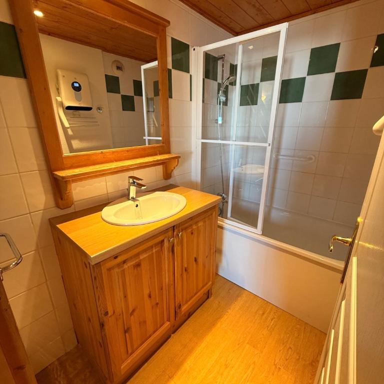 Snow Home Duplex La Plagne Village - Apartment mit 2 Schlafzimmern und Bergblick - 4