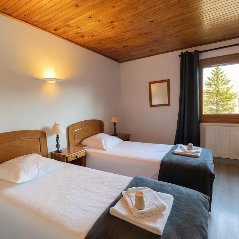 Logis Hôtels La Crémaillère - Chambre Double Économique - 4