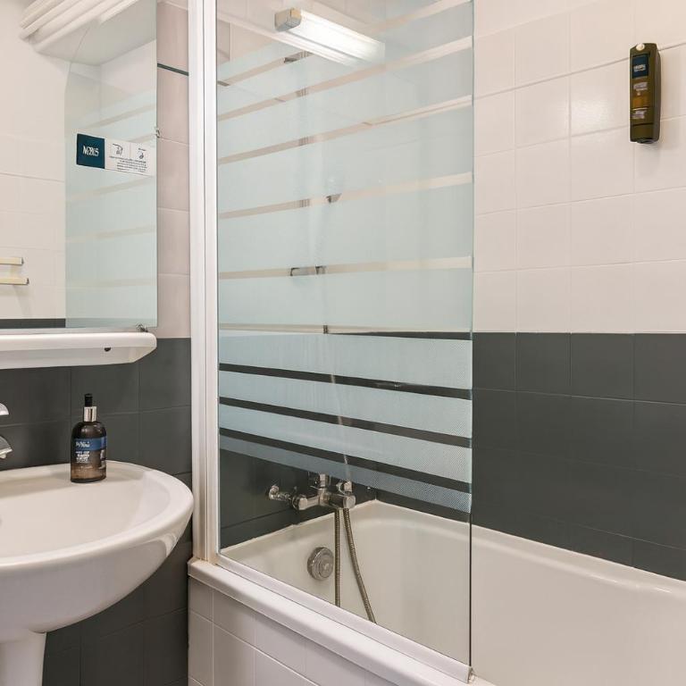 Logis Hôtels La Crémaillère - Chambre Double Confort - 8