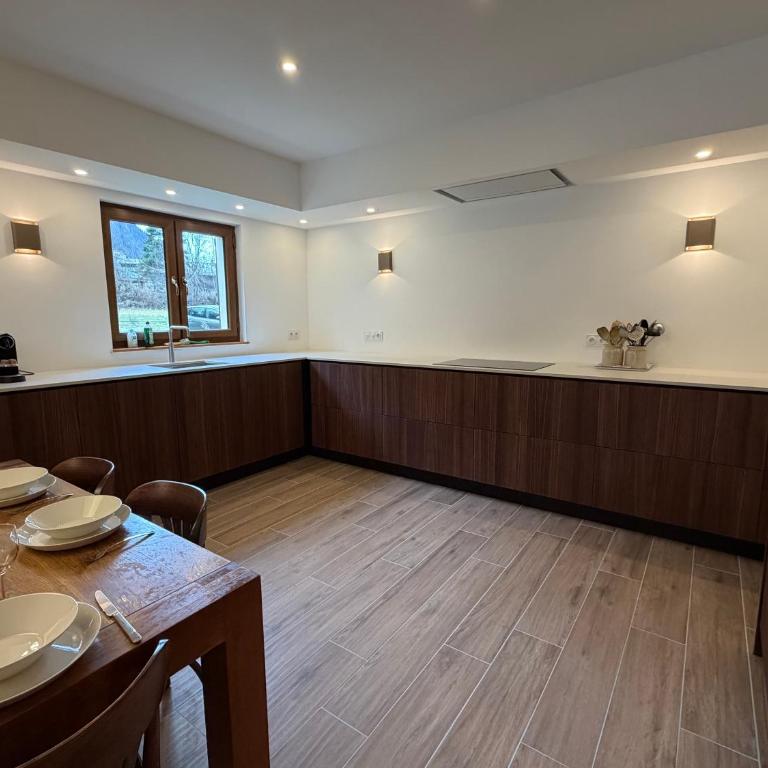 Chalet Les Ecrins - Chalet - 11