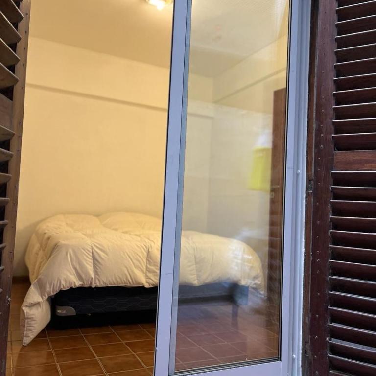 Departamento 2 ambientes, cerca del Shopping Aldrey y calle Guemes - One-Bedroom Apartment - 15