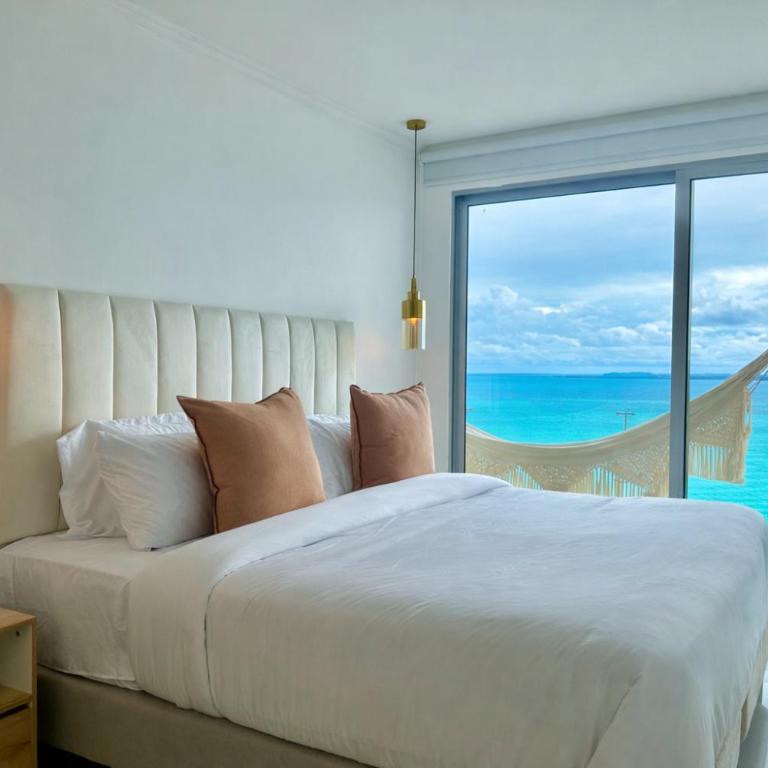 by Calamari Homes - Altamar 27B1 near walled city - Two-Bedroom Apartment with Balcony and Sea View - 3