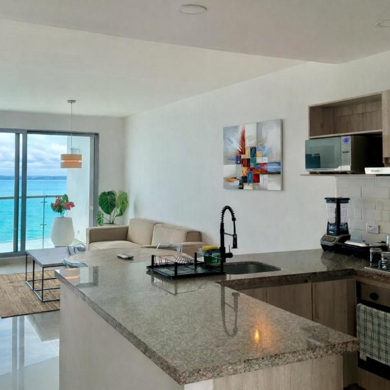 by Calamari Homes - Altamar 27B1 near walled city - Apartamento de 2 dormitorios con balcón y vistas al mar - 13