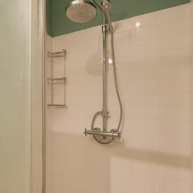 Glory House Trastevere 3 - Appartamento con 2 Camere da Letto - 16