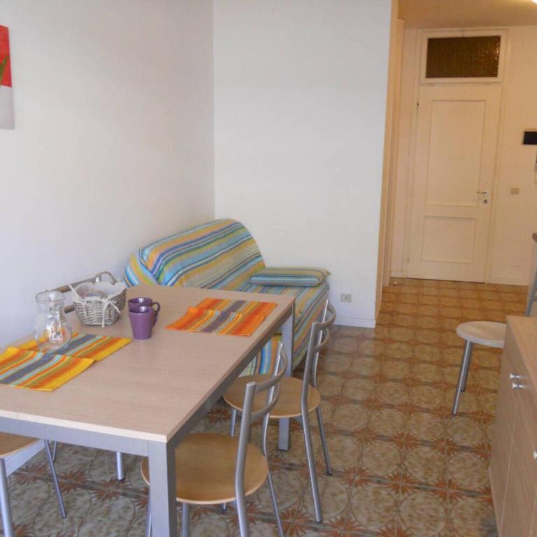 Modern flat with terrace-Beahost - Appartamento - 3