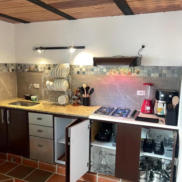 La Estancia Colonial - Three-Bedroom House - 35