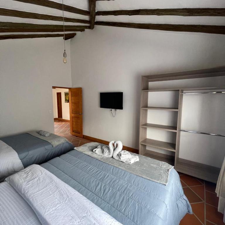 La Estancia Colonial - Three-Bedroom House - 37