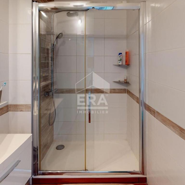 Spacious 3-bedroom apartment on Rue Michel Coty - Apartamento de 3 dormitorios - 1