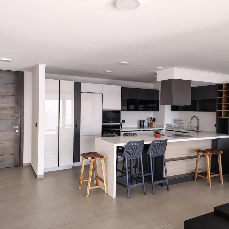 Departamento Playa Blanca - Two-Bedroom Apartment - Oceanfront - 11