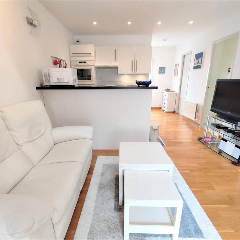 Appartement avec WIFI, parking au centre de PERROS-GUIREC Réf - 953 - One-Bedroom Apartment - 9