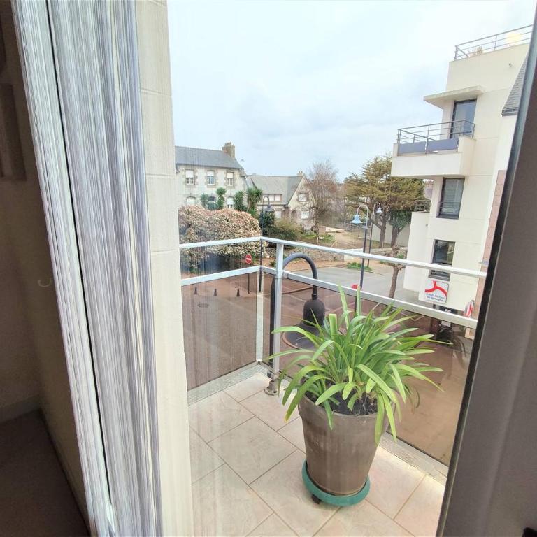 Appartement avec WIFI, parking au centre de PERROS-GUIREC Réf - 953 - One-Bedroom Apartment - 15