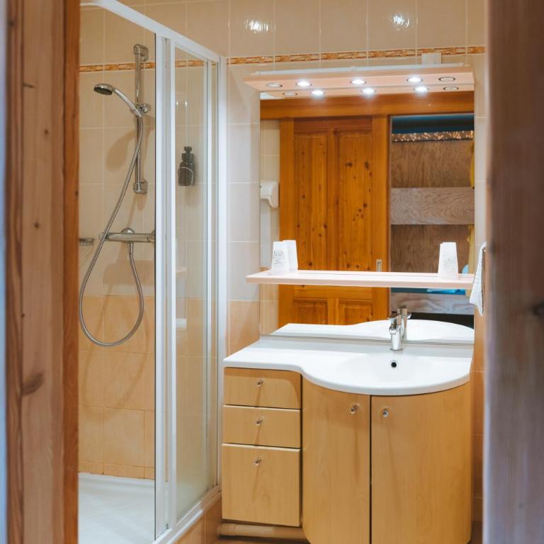 Hostel Quartier Libre - Chambre Double avec Salle de Bains Privative - 6
